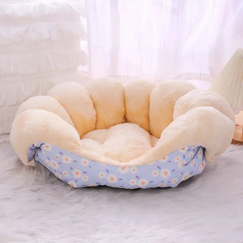 2-in-1 Cat Sofa Bed – Warm & Stylish