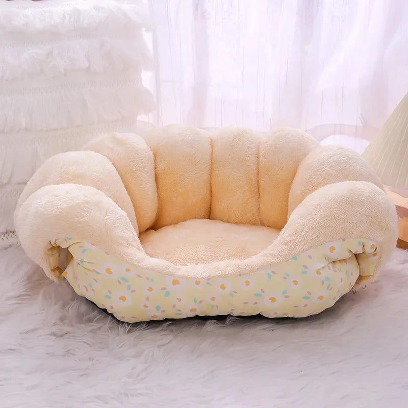 2-in-1 Cat Sofa Bed – Warm & Stylish