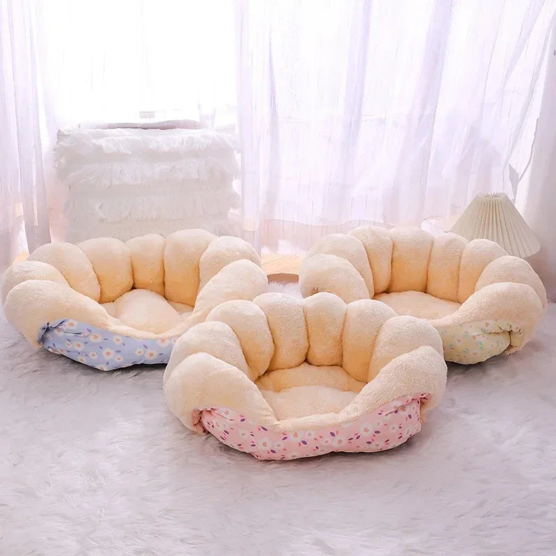 2-in-1 Cat Sofa Bed – Warm & Stylish